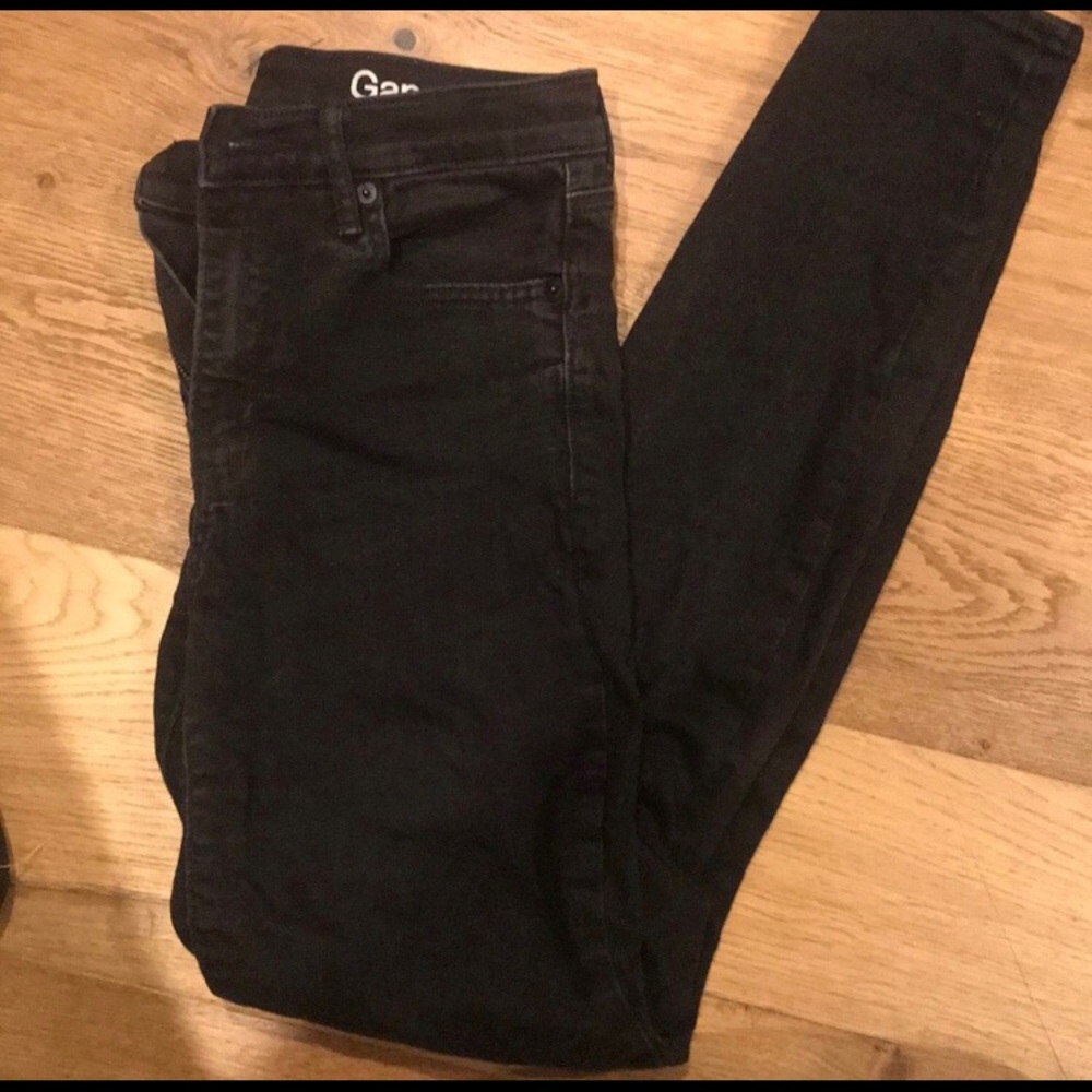 Black Gap skinny jeans 27r